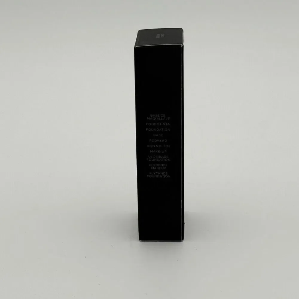 Laura Mercier Flawless Lumière Radiance-Perfecting Foundation in Shade Bisque 2W